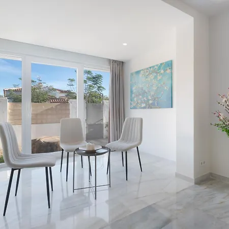 Luxurious And Modern Family Home Malaga Exterior photo